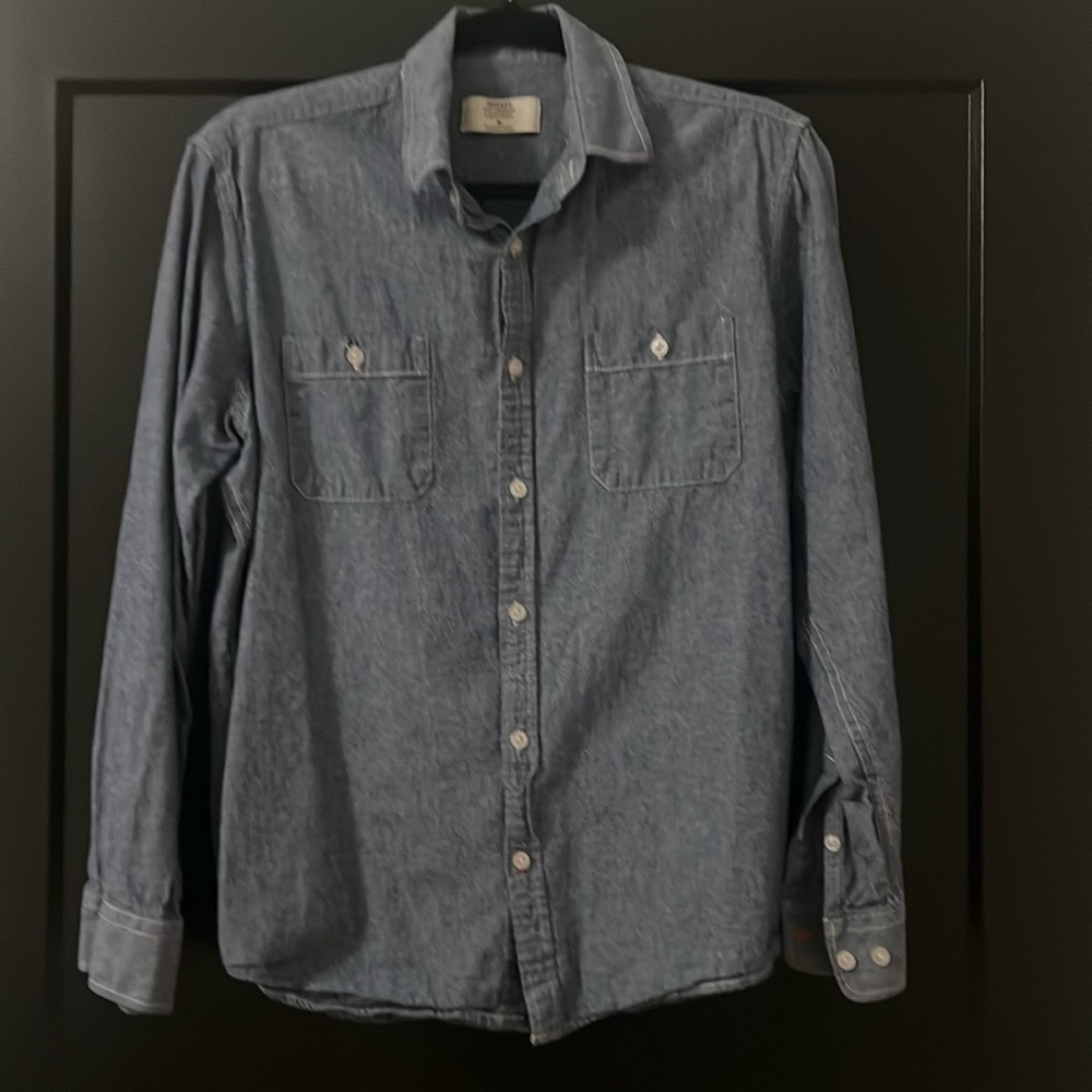 20Jeans chambray button up shirt size medium